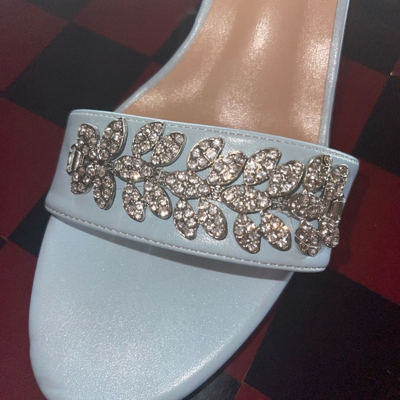 Block heels powder blue with rhinestones - Picture 3 of 4